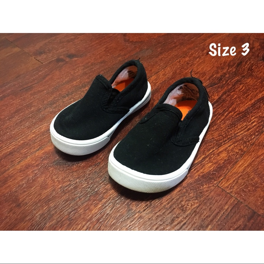Size 3c Black & White Slip On Shoes